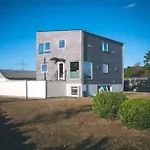 Comfortable Apartment, 10Min Airport