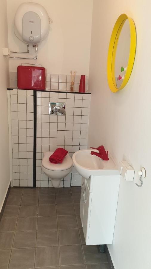 Comfortable Apartment, 10min Airport Leilighet *